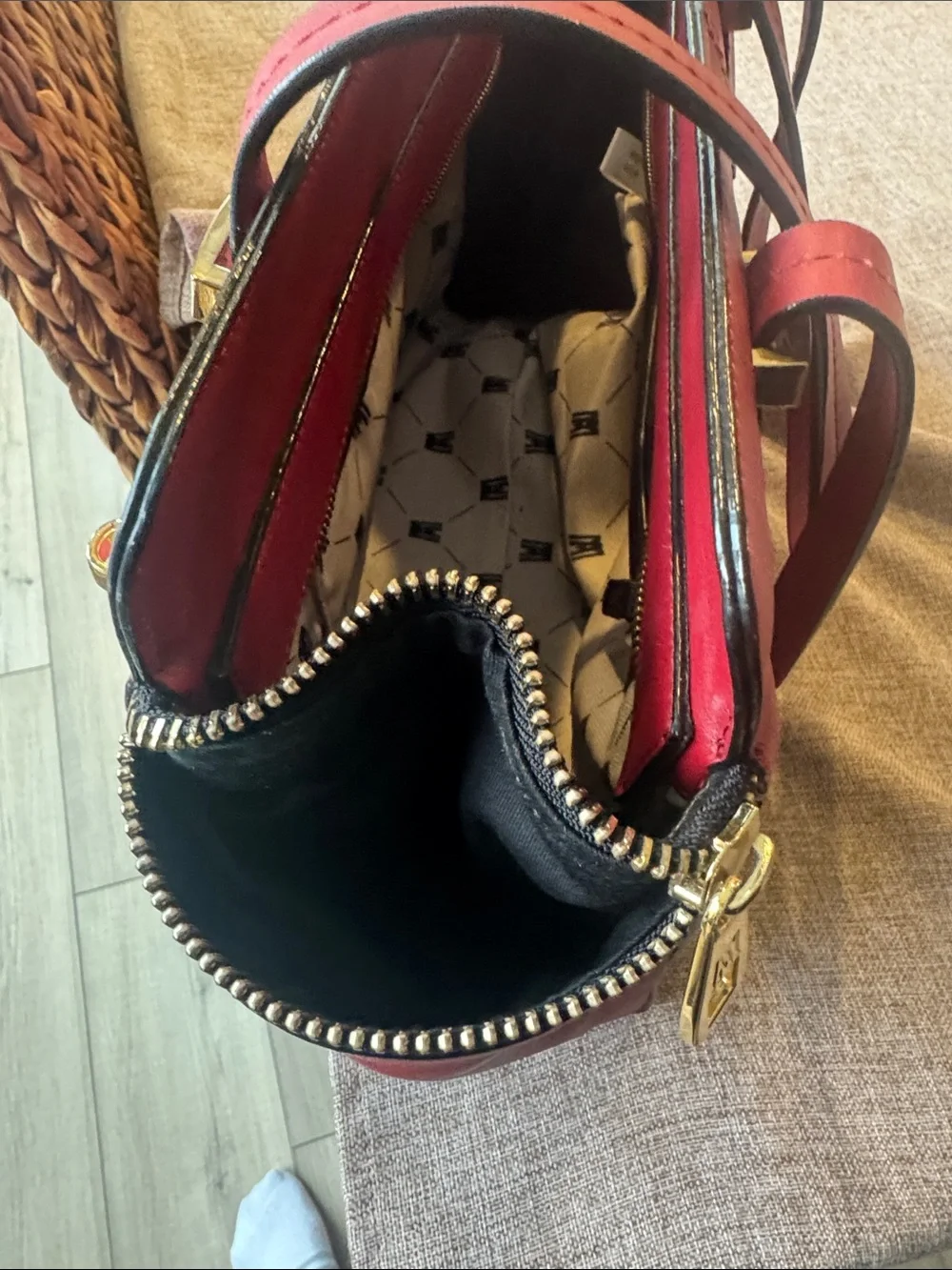 ANTONIO MELANI Red Leather Clutch with Gold Hardware